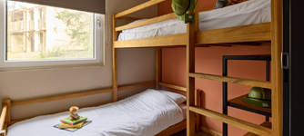 Safari Resort Beekse Bergen - Lodge Plus - 8 personen - 4 slaapkamers - Aan het water of in de natuur